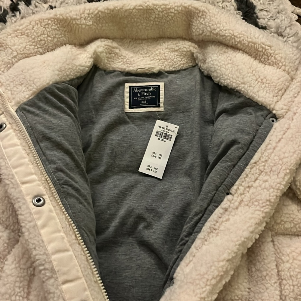 Abercrombie Sherpa Puffer Jacket - Picture 3 of 4